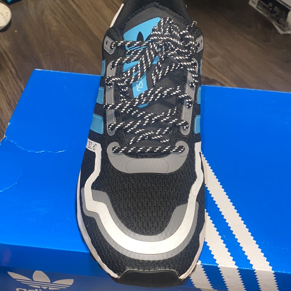 Adidas - Picture 2 of 3